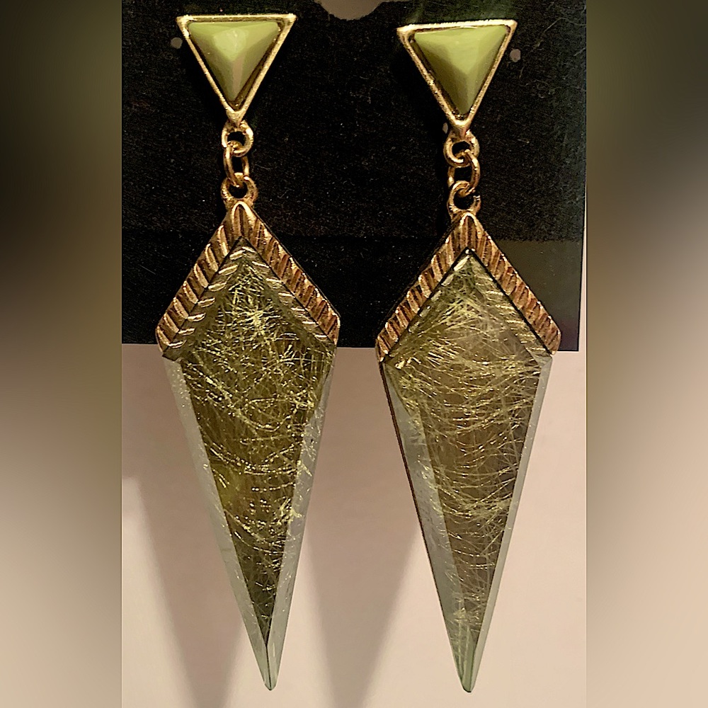 Green Dazzling Elegant Earrings